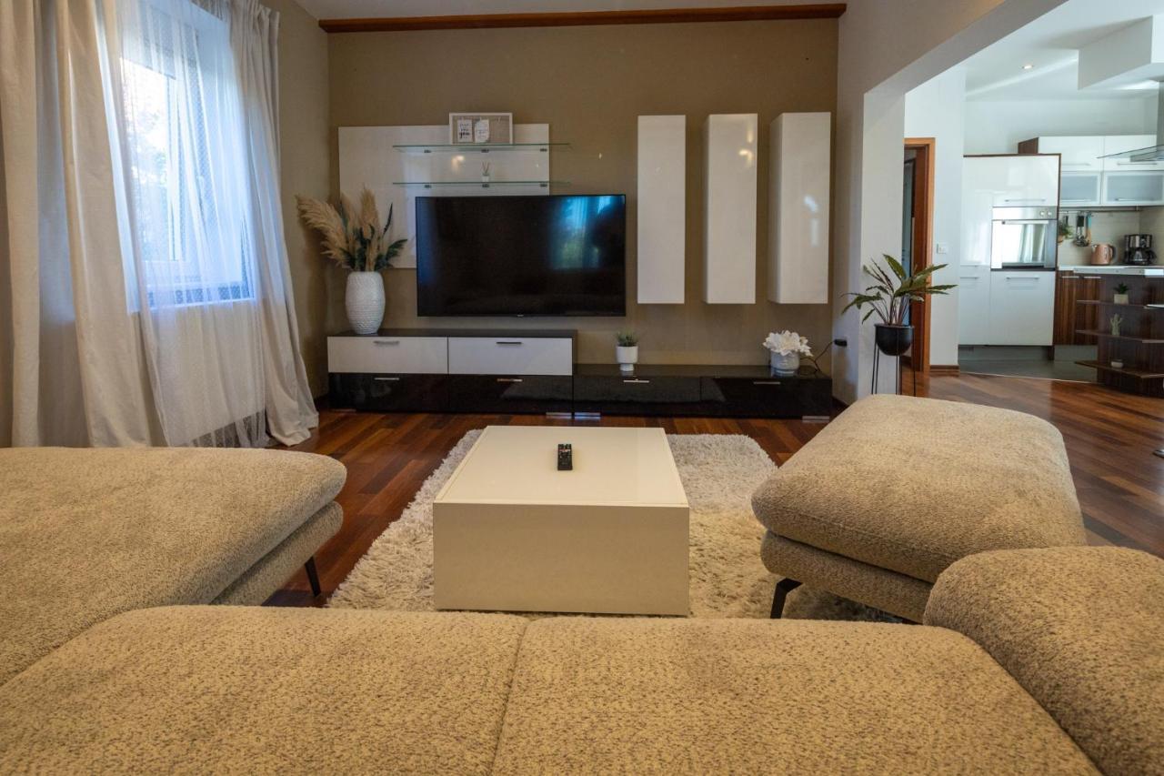 Lumaja Luxury Apartman Biograd Na Moru Eksteriør bilde